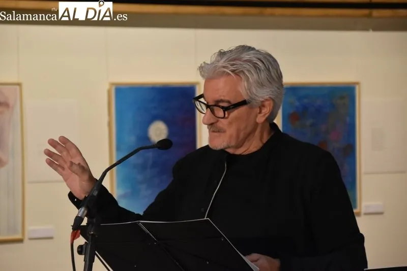 Inauguración de la exposición 'El poeta era él. Lienzos de Almudena Timón sobre poemas de Aníbal Núñez'. 