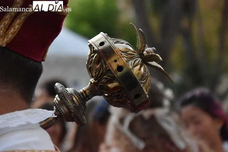 Desfile por la capital de la novena edición de las Vísperas Nupciales