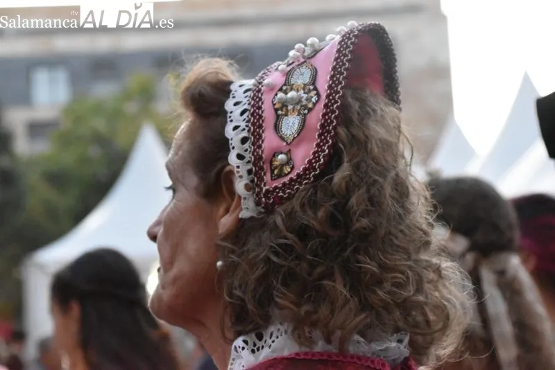 Desfile por la capital de la novena edición de las Vísperas Nupciales