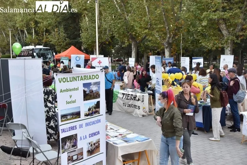 Feria de asociaciones y entidades 'Salamanca nos movemos' en el parque de La Alamedilla 