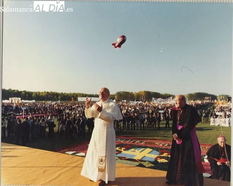 Foto 2 - Juan Pablo II, peregrino al sepulcro de Santa Teresa