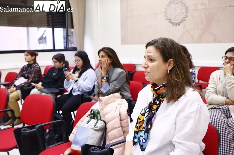 Presentación en la Facultad de Derecho del libro de 'El infierno penal de los homosexuales durante el franquismo: la colonia agrícola penitenciaria de Tefía'. Foto de David Sañudo