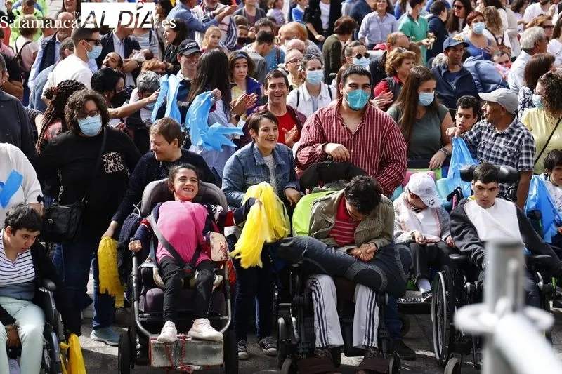 Celebración del Día Mundial de la Parálisis Cerebral en la Plaza Mayor de Salamanca. Foto de David Sañudo