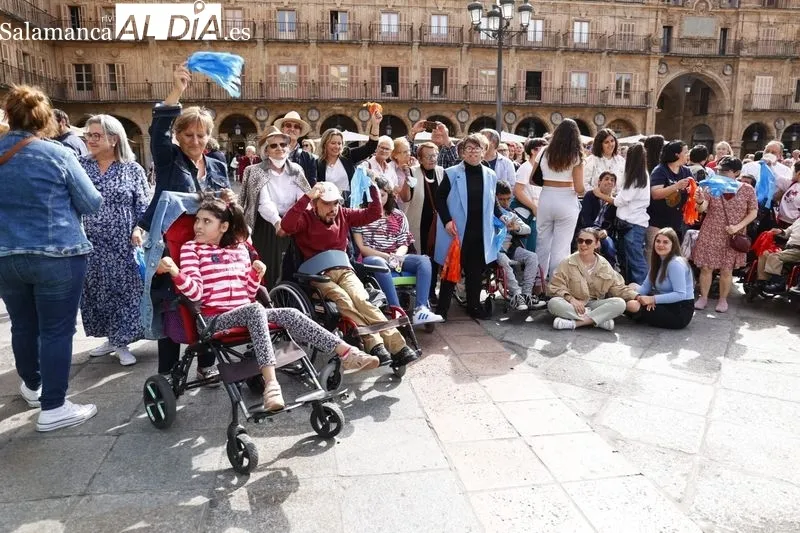 Celebración del Día Mundial de la Parálisis Cerebral en la Plaza Mayor de Salamanca. Foto de David Sañudo