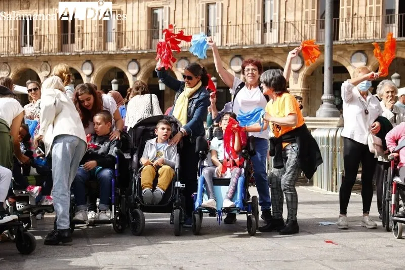 Celebración del Día Mundial de la Parálisis Cerebral en la Plaza Mayor de Salamanca. Foto de David Sañudo