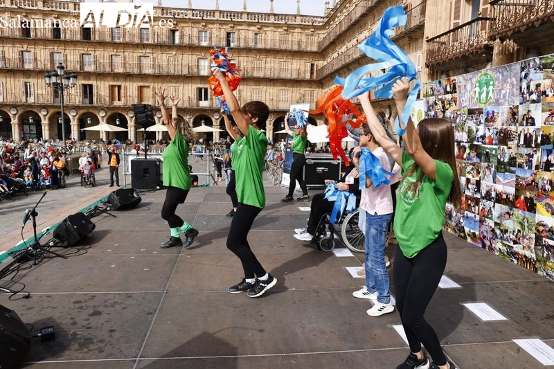 Celebración del Día Mundial de la Parálisis Cerebral en la Plaza Mayor de Salamanca. Foto de David Sañudo