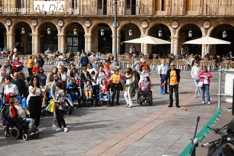 Celebración del Día Mundial de la Parálisis Cerebral en la Plaza Mayor de Salamanca. Foto de David Sañudo