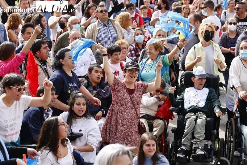 Celebración del Día Mundial de la Parálisis Cerebral en la Plaza Mayor de Salamanca. Foto de David Sañudo