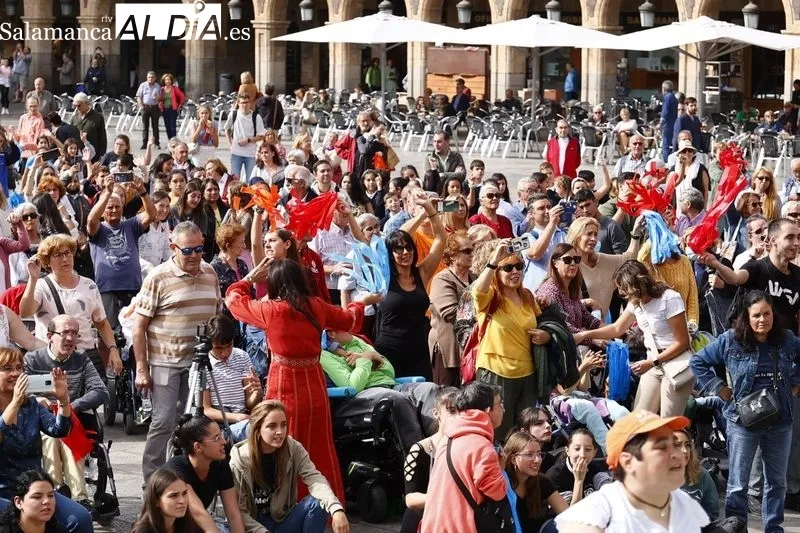 Celebración del Día Mundial de la Parálisis Cerebral en la Plaza Mayor de Salamanca. Foto de David Sañudo
