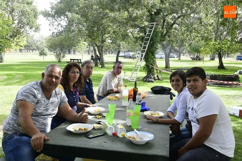 Comida Popular para terminar las fiesta de Alba de Yeltes/ Fotos: Adrián M.Pastor