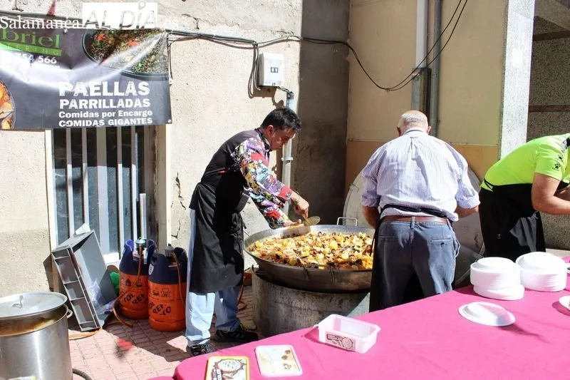Foto 3 - Paella por las fiestas del barrio de San Miguel