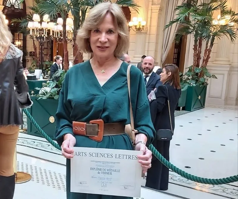Consuelo Hernández, tras recibir el galardón