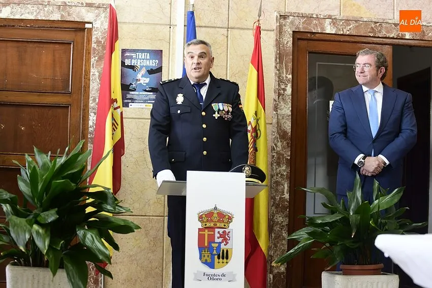 Foto 10 - La Polic&iacute;a Nacional de Fuentes de O&ntilde;oro vuelve a honrar tras la pandemia a sus patronos