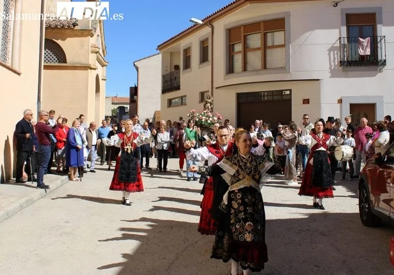 Foto 11 -  Misa, procesi&oacute;n y comida para finalizar las fiestas del barrio de San Miguel