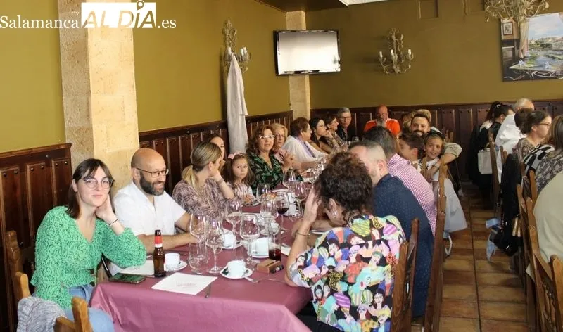 Foto 5 -  Misa, procesi&oacute;n y comida para finalizar las fiestas del barrio de San Miguel