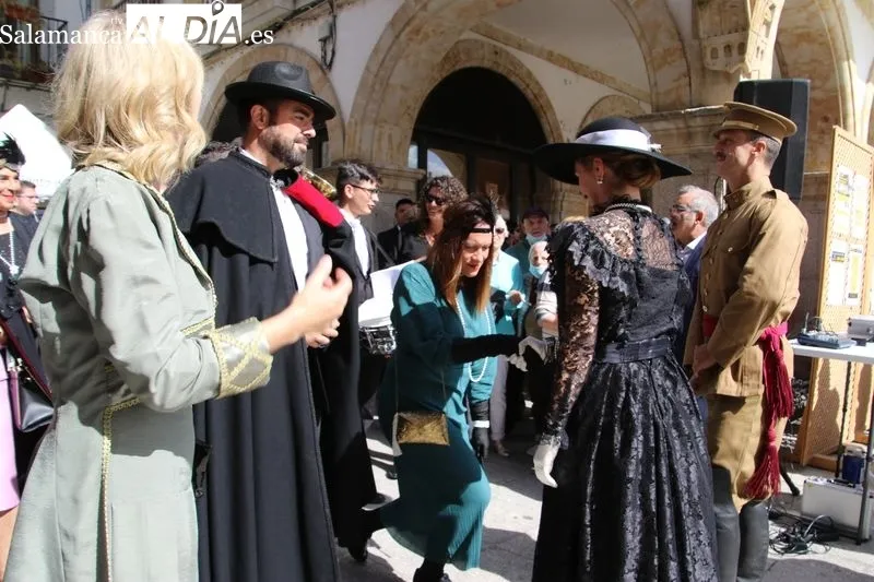 Recreación en Alba de Tormes de la visita de los reyes en el año 1922
