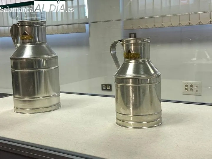 La exposición ‘La Hojalata en la vida cotidiana’ ya se puede visitar en Villares de la Reina