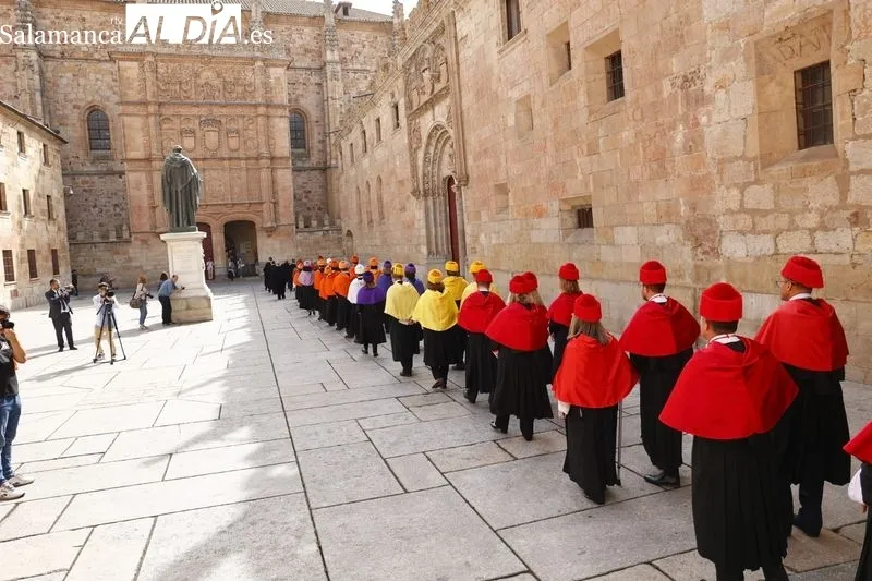 Celebración de la Universidad de Salamanca (USAL) por el primer centenario del doctorado 'honoris causa' de Santa Teresa de Jesús, concedido a título póstumo en octubre de 1922. Foto de David Sañudo
