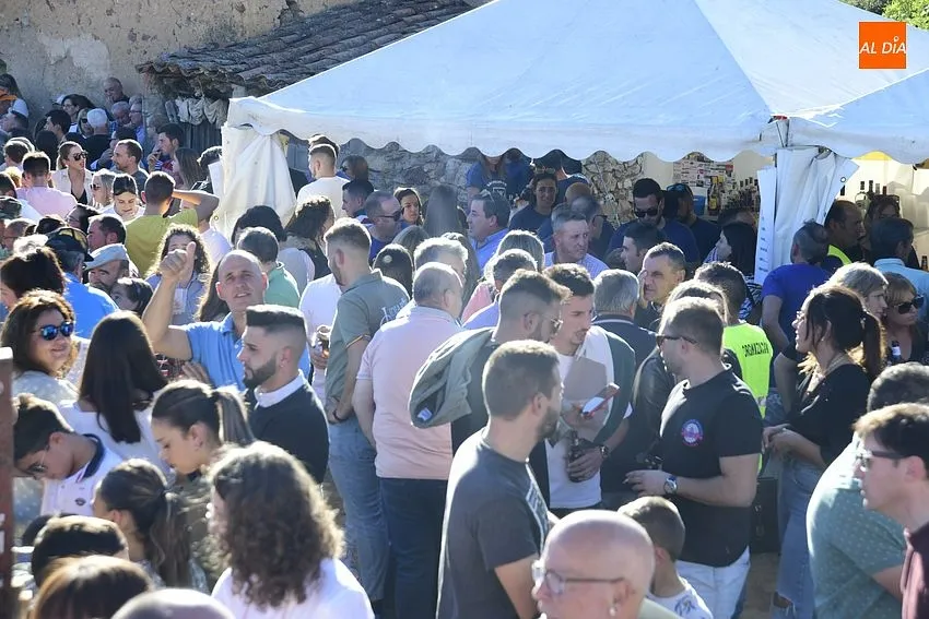 Foto 4 - Pedrotoro consolida en sus fiestas la cita taurina a tope de p&uacute;blico