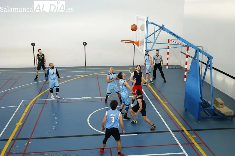 Galería de imágenes del partido entre el Alba de Tormes y el Santa Marta / Fotos: David Sañudo