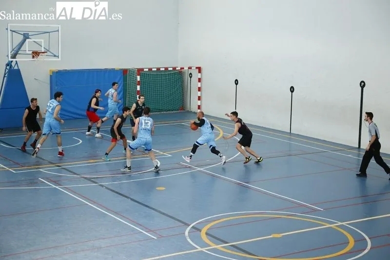 Galería de imágenes del partido entre el Alba de Tormes y el Santa Marta / Fotos: David Sañudo