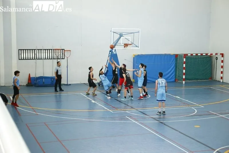 Galería de imágenes del partido entre el Alba de Tormes y el Santa Marta / Fotos: David Sañudo