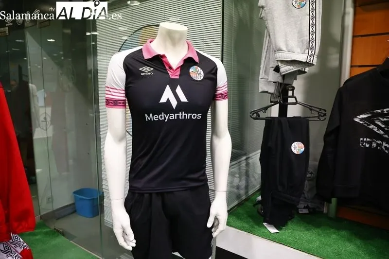 Galería de imágenes de las camisetas del Salamanca UDS / Fotos: David Sañudo