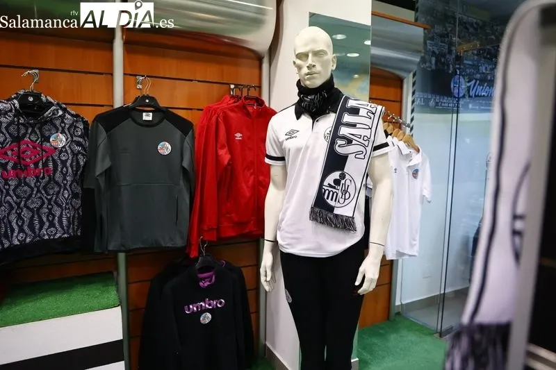 Galería de imágenes de las camisetas del Salamanca UDS / Fotos: David Sañudo