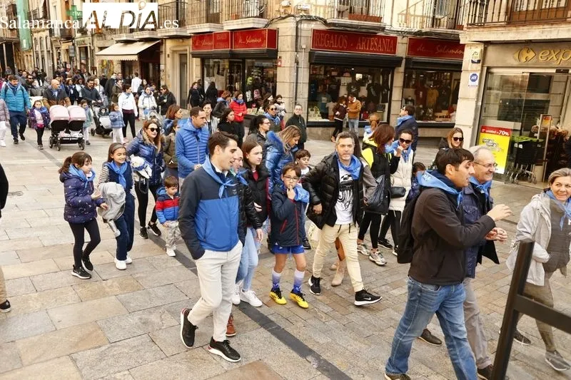 Participantes en la marcha 'Muévete por la diabetes' de este sábado en Salamanca. Fotos: David Sañudo