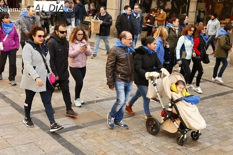 Participantes en la marcha 'Muévete por la diabetes' de este sábado en Salamanca. Fotos: David Sañudo