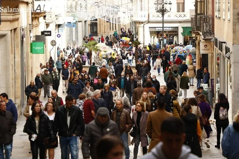 Ambiente en el centro de Salamanca este sábado. Fotos: David Sañudo
