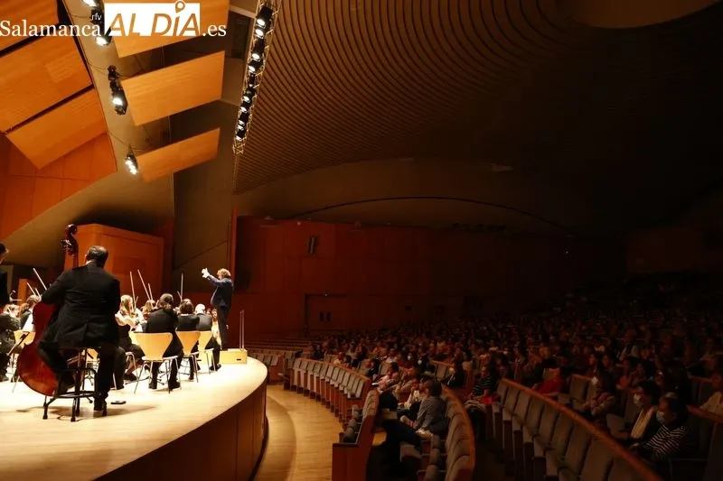 El Palacio de Congresos, escenario del primer concierto de temporada de la Joven Orquesta Sinfónica Ciudad de Salamanca. Fotos: David Sañudo
