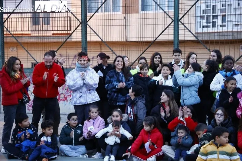 Participantes en la actividad con motivo del Día Mundial de los Derechos de la Infancia.