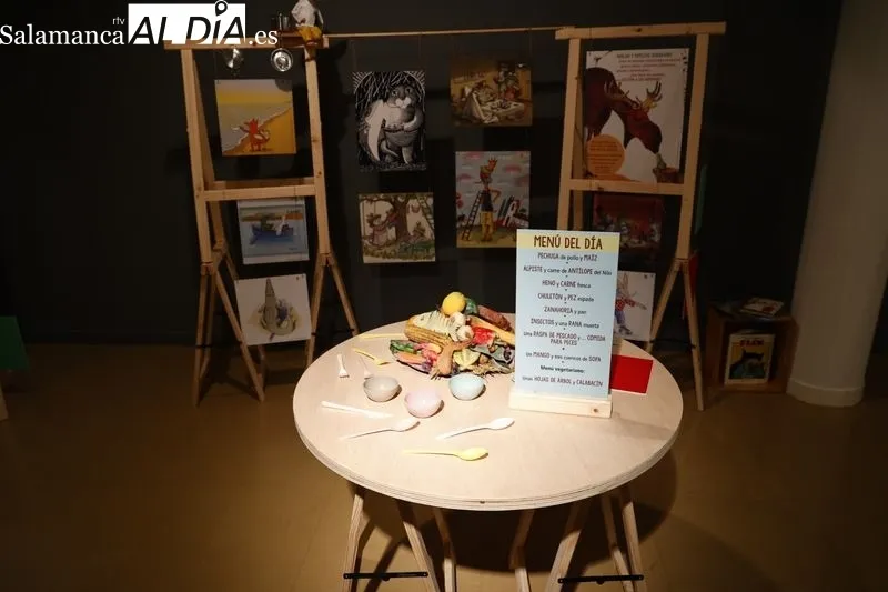 Inauguración de la tercera edición del Salón del Libro Infantil y Juvenil de Salamanca en la biblioteca Torrente Ballester. Fotos: David Sañudo