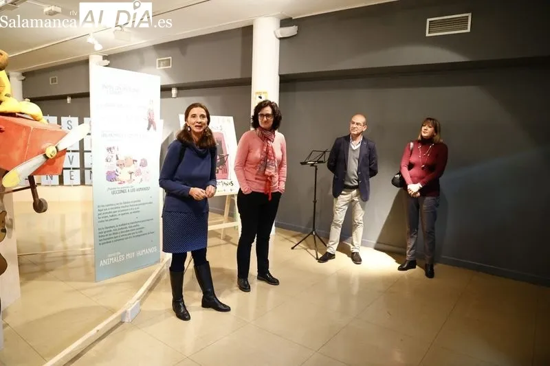 Inauguración de la tercera edición del Salón del Libro Infantil y Juvenil de Salamanca en la biblioteca Torrente Ballester. Fotos: David Sañudo