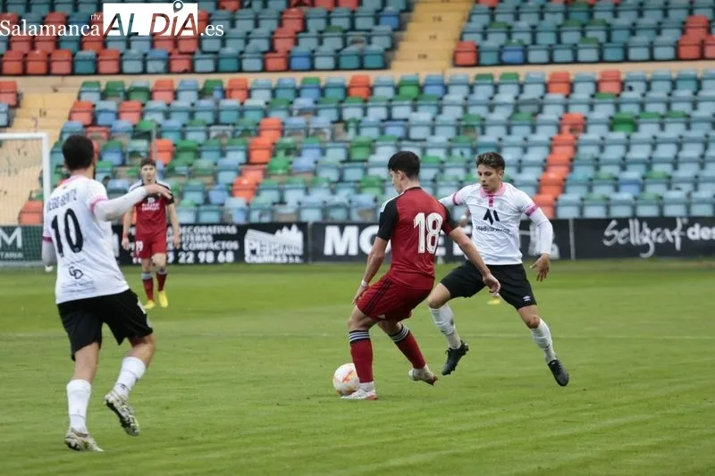Foto 8 - Cantada del Salamanca UDS contra el Mirand&eacute;s B en el peor momento y con uno m&aacute;s (1-1)