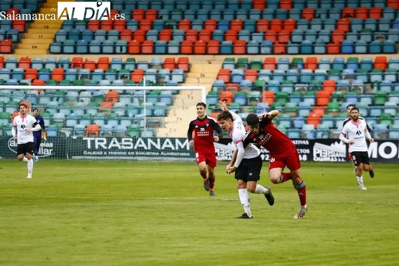 Foto 10 - Cantada del Salamanca UDS contra el Mirand&eacute;s B en el peor momento y con uno m&aacute;s (1-1)