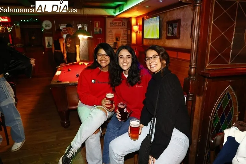 Galería de imágenes de los salmantinos viendo el España - Costa Rica / Fotos: David Sañudo