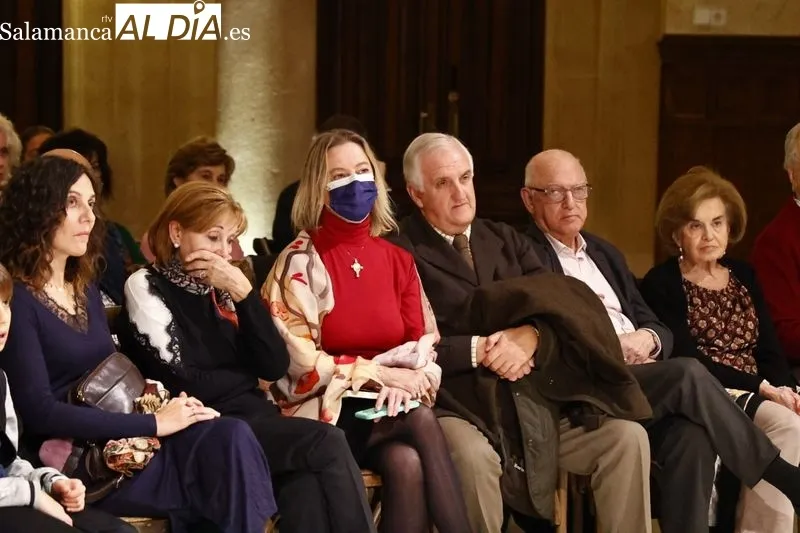 Presentación de la novela 'Lo que dijo el trueno' en el Casino de Salamanca.