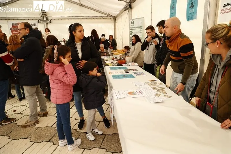 Feria de Asociaciones y colectivos vecinales. Fotos: David Sañudo