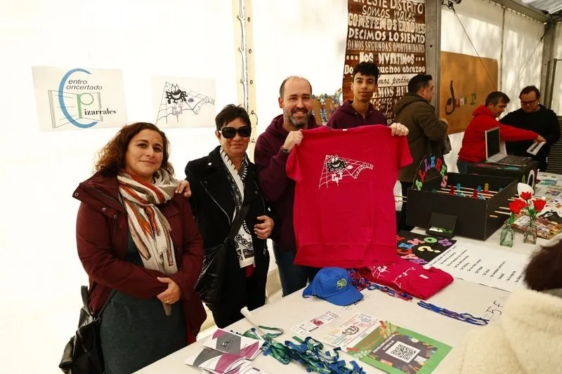 Feria de Asociaciones y colectivos vecinales. Fotos: David Sañudo