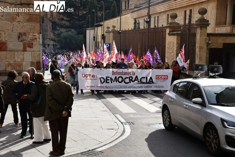 Manifestación en Salamanca en defensa de la democracia. Fotos: David Sañudo