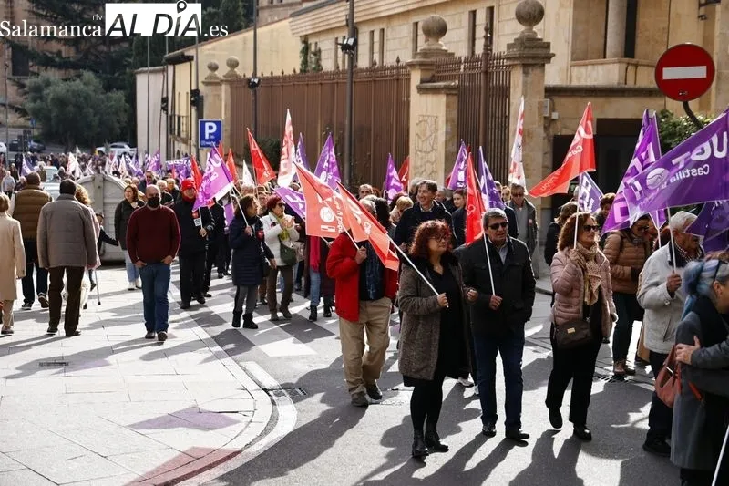 Manifestación en Salamanca en defensa de la democracia. Fotos: David Sañudo