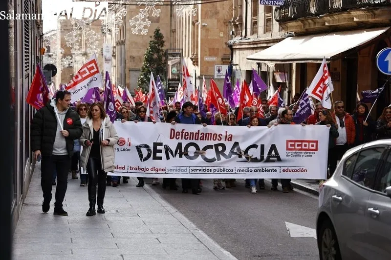 Manifestación en Salamanca en defensa de la democracia. Fotos: David Sañudo
