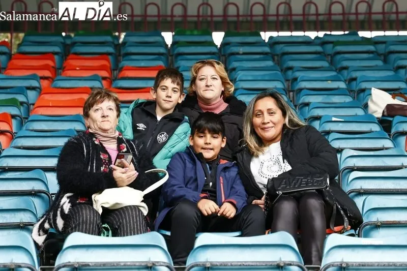 Galería de imágenes de público en el Salamanca UDS - Astorga del Helmántico / Fotos: David Sañudo
