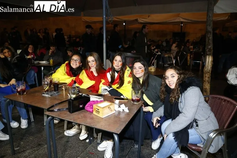 Galería de imágenes de los salmantinos viendo el España - Alemania / Fotos: David Sañudo