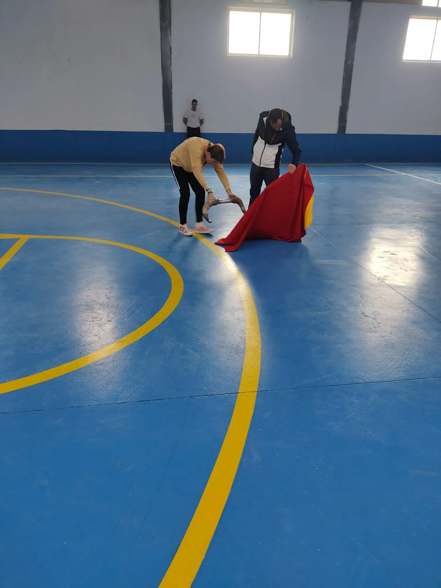 Babilafuente acoge un curso para aficionados prácticos del toreo