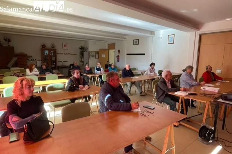 Cantalpino acogía una sesiòn formativa sobre tramites administrativos y nuevas tecnologías 