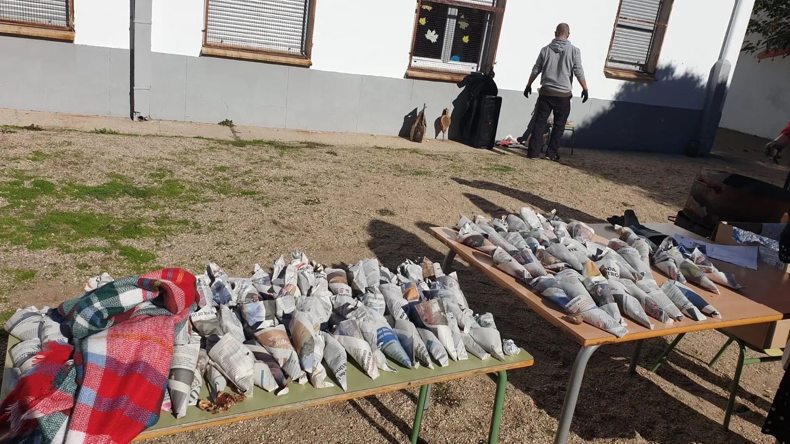 El colegio Miguel de Unamuno organizaba su tradicional Castañada organizada por las madres y padres de la Ampa