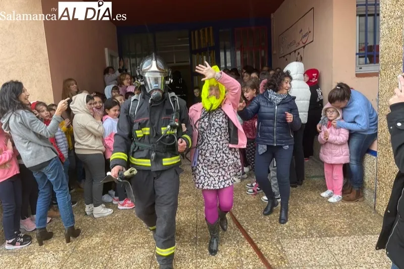 El CEIP Severiano Montero organizaba un simulacro de emergencia 
